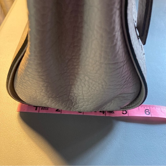 Kate Spade Satchel - Picture 4 of 16